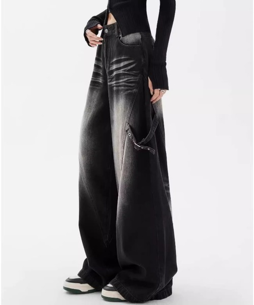 lilful(リルフル)の「ウォッシュ加工 カーブデニムパンツ(デニムパンツ・レディース・ブラック・M/L)」の3枚目の写真