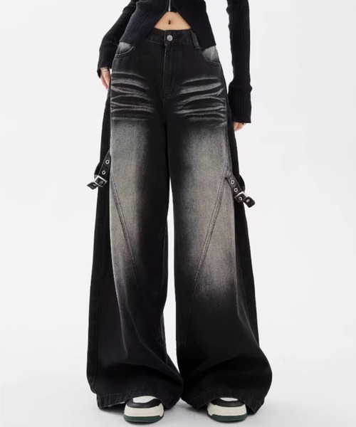 lilful(リルフル)の「ウォッシュ加工 カーブデニムパンツ(デニムパンツ・レディース・ブラック・M/L)」の2枚目の写真