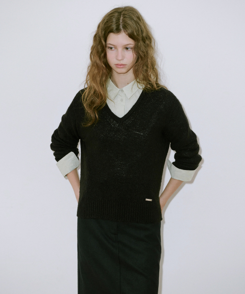 SINOON（シヌーン）の「Hairy Boucle V-Neck Knit(Black)（ニット/セーター・レディース・ブラック・FREE）」の4枚目の写真