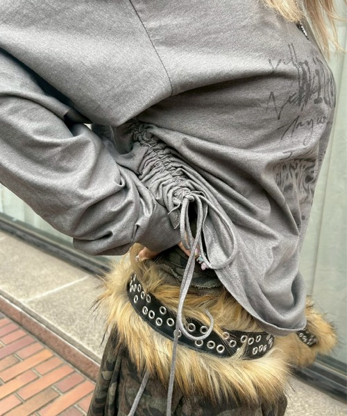 Never mind the XU（ネバーマインドザエックスユー）の「【Never mind the XU】one shoulder long sleeve / 【ネバーマインド ザ エックスユー】ワンショルダー長袖トップス  <着用動画あり>（Tシャツ/カットソー・レディース・ホワイト/グレー・ONE SIZE）」の12枚目の写真