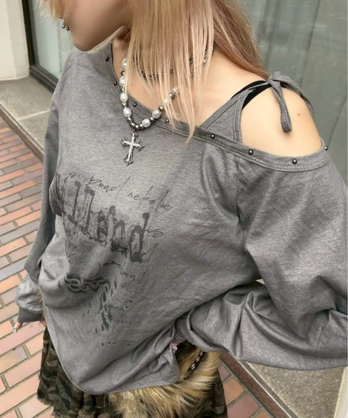 Never mind the XU（ネバーマインドザエックスユー）の「【Never mind the XU】one shoulder long sleeve / 【ネバーマインド ザ エックスユー】ワンショルダー長袖トップス  <着用動画あり>（Tシャツ/カットソー・レディース・ホワイト/グレー・ONE SIZE）」の11枚目の写真