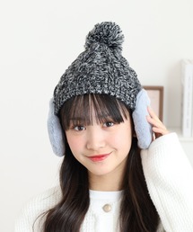 ボンボン」に該当するレディースのニットキャップ/ビーニー