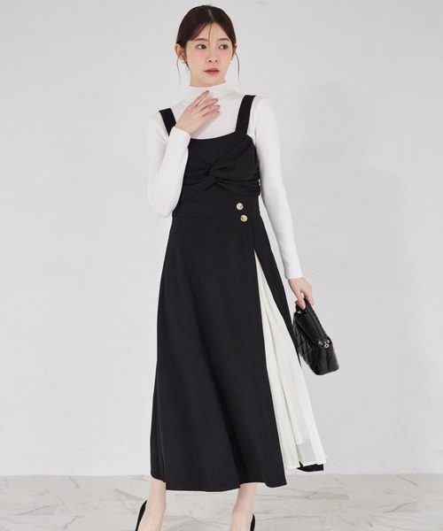 tocco closet（トッコ　クローゼット）の「【ZOZO限定】フロントリボンライクツイス切替プリーツスエードジャンパースカート（ジャンパースカート・レディース・ブラック/ブラウン・M）」の8枚目の写真