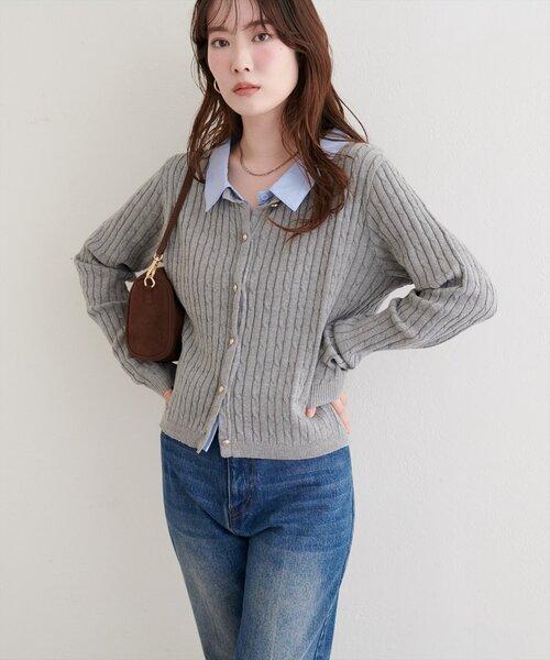 natural couture(ナチュラルクチュール)の「レイヤード風衿付き natural couture(ナチュラルクチュール)の「レイヤード風衿付き