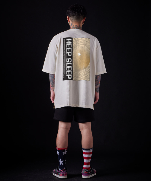 ASTRAL PROJECTION（アストラルプロジェクション）の「[オーバーサイズ]キップスリップ 13番手コットンラウンドネック半袖Tシャツ_アイボリー（Tシャツ/カットソー・メンズ・その他・LARGE/MEDIUM/XX-LARGE）」の4枚目の写真