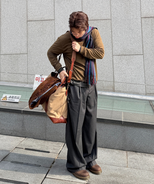 JUAN HOMME(ジュアンオム)の「ピンストライプワイドトラウザー(チャコール)(スラックス・メンズ・チャコール・SMALL/MEDIUM/LARGE)」の10枚目の写真