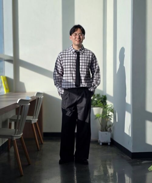 JUAN HOMME(ジュアンオム)の「ピンストライプワイドトラウザー(チャコール)(スラックス・メンズ・チャコール・SMALL/MEDIUM/LARGE)」の14枚目の写真