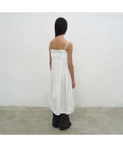 LCDC TM(エルシーディーシーティーエム)の「BRALETTE-DETAIL SLEEVELESS DRESS (WHITE)(ワンピース・レディース・ホワイト・SMALL/MEDIUM)」の3枚目の写真