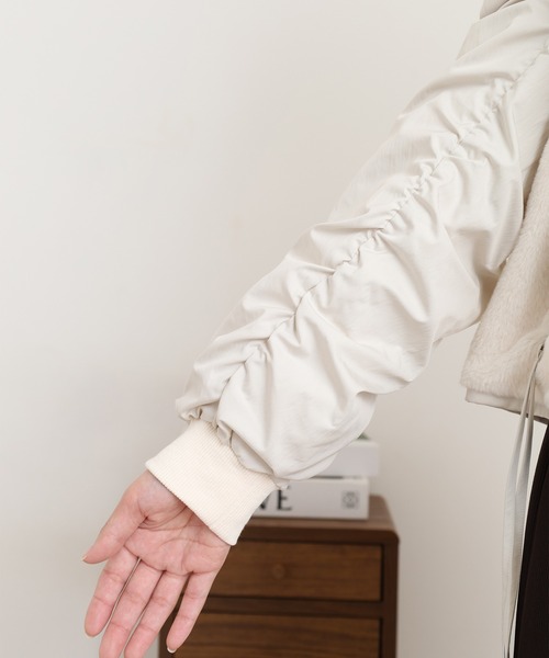 A.N.L（エーエヌエル　レーベル）の「A.N.L エコファー切替ブルゾン（ブルゾン・レディース・アイボリー/ブラック・38）」の9枚目の写真