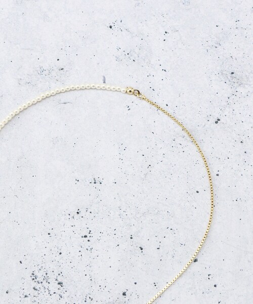 THE SHOP TK （ザ ショップ ティーケー ）の「華奢パール調Y字ネックレス（ネックレス・レディース・シルバー/ゴールド・00）」の5枚目の写真