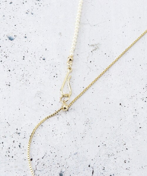 THE SHOP TK （ザ ショップ ティーケー ）の「華奢パール調Y字ネックレス（ネックレス・レディース・シルバー/ゴールド・00）」の6枚目の写真