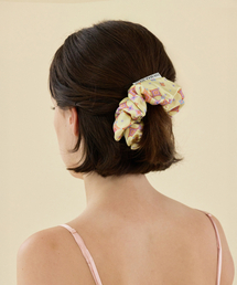 2DREAMERS（2ドリーマーズ）の「Ember Grid Silk Scrunchie（ヘアバンド）」