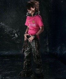 COZY WORLDWIDE（コージーワールドワイド）の「【Cozy world Wide】"BBY TECHBOI" FUR POLO / 【コージーワールドワイド】ロゴグラフィックファーカラー半袖ポロシャツ（ポロシャツ）」