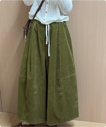 I.O.E（アイオイ）の「コーデュロイ ワイドパンツ（チノパンツ）」