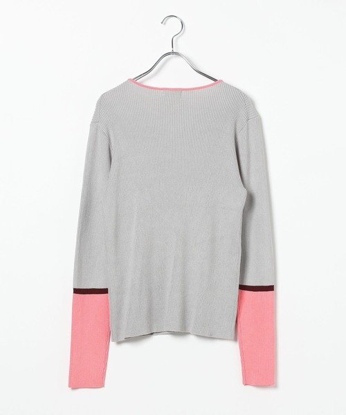 LEPSIM(レプシィム)の「12ゲージ袖配色プルオーバー3 639438(ニット/セーター・レディース・グレー×ピンク/ホワイト×ブルー/ブラック×レッド/ブラック×グリーン・FREE)」の5枚目の写真