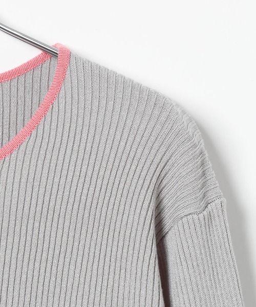 LEPSIM(レプシィム)の「12ゲージ袖配色プルオーバー3 639438(ニット/セーター・レディース・グレー×ピンク/ホワイト×ブルー/ブラック×レッド/ブラック×グリーン・FREE)」の7枚目の写真