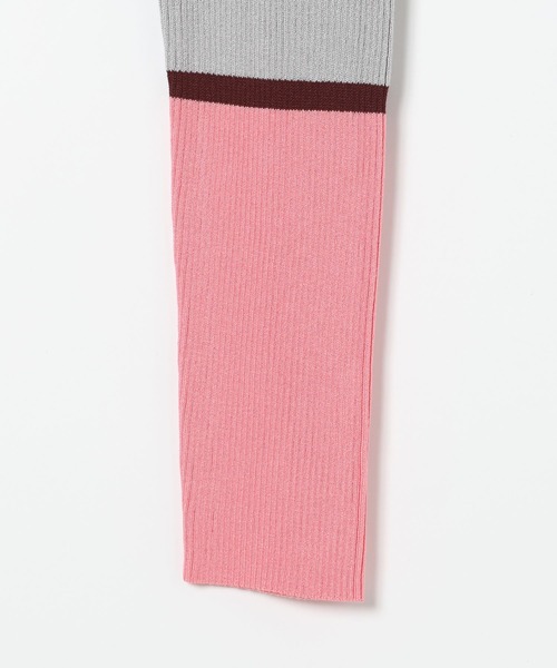 LEPSIM(レプシィム)の「12ゲージ袖配色プルオーバー3 639438(ニット/セーター・レディース・グレー×ピンク/ホワイト×ブルー/ブラック×レッド/ブラック×グリーン・FREE)」の8枚目の写真