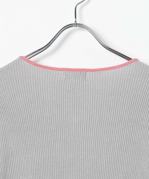 LEPSIM(レプシィム)の「12ゲージ袖配色プルオーバー3 639438(ニット/セーター・レディース・グレー×ピンク/ホワイト×ブルー/ブラック×レッド/ブラック×グリーン・FREE)」の10枚目の写真