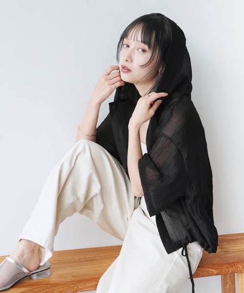 Yeoun(ヨウン)の「フード付き半袖シアーシャツ(シャツ/ブラウス・レディース・ブラック/オフホワイト・M)」の16枚目の写真