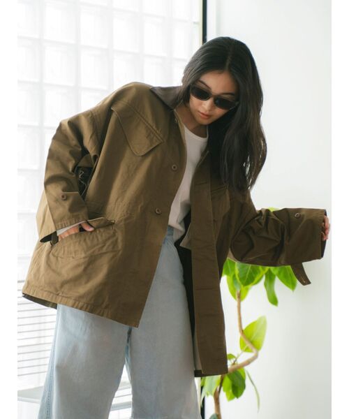 Ungrid(アングリッド)の「レザードッキングミリタリーブルゾン(ブルゾン・レディース・カーキ/ダークブラウン・FREE)」の18枚目の写真