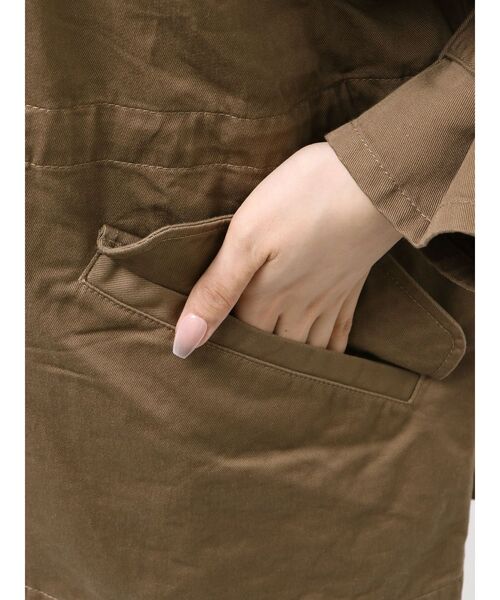 Ungrid(アングリッド)の「レザードッキングミリタリーブルゾン(ブルゾン・レディース・カーキ/ダークブラウン・FREE)」の8枚目の写真