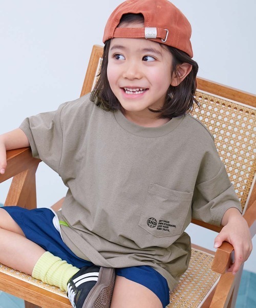 devirock(デビロック)の「【イージーウォッシュ】防汚 えらべるデザイン UVカット 半袖Tシャツ(セットアップ可能)(Tシャツ/カットソー・キッズ・グリーン系1/ブラック系2/ベージュ系1/ライトグレー系1/ブラック系1/パープル系1/ホワイト系1/ホワイト系2・100cm/110cm/120cm/130cm/140cm/150cm/160cm)」の6枚目の写真