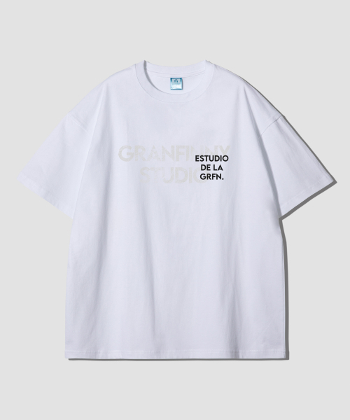 GRANFINNY(グランフィニ)の「スタジオオーバーサイズ半袖Tシャツ-ホワイト(Tシャツ/カットソー・レディース・ホワイト・M/L/XL)」の1枚目の写真