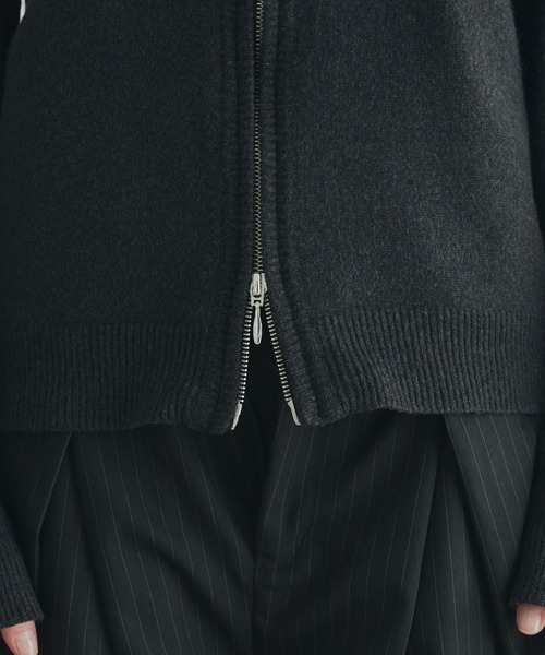 selle glant（セレグランテ）の「V NECK ZIP KNIT CARDIGAN/Vネックジップニットカーディガン（ニット/セーター・メンズ・チャコールグレー/スモークピンク・SMALL/MEDIUM/LARGE）」の14枚目の写真