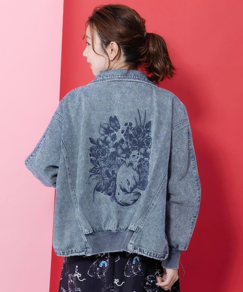 ScoLar（スカラー）の「161614：ヴィンテージ風ネコ刺繍デニムジャケット（デニムジャケット・レディース・ブルー/グレー・M）」の2枚目の写真