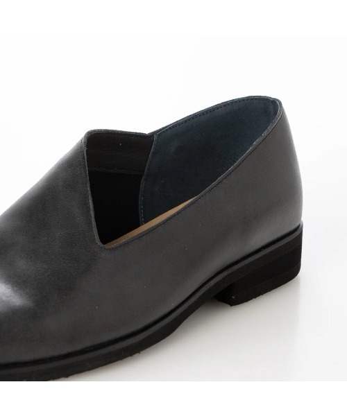 D'ICI(ディッシィ)の「カットラインミドルヒールシューズ(その他シューズ・レディース・ブラック・24.5cm/24cm/23.5cm/23cm/22.5cm/22cm)」の6枚目の写真