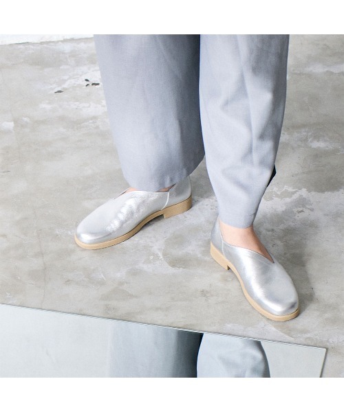 D'ICI(ディッシィ)の「カットラインミドルヒールシューズ(その他シューズ・レディース・ブラック・24.5cm/24cm/23.5cm/23cm/22.5cm/22cm)」の21枚目の写真