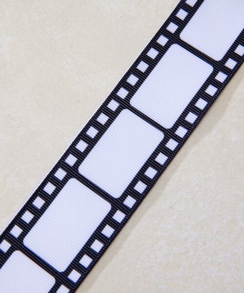 ear PAPILLONNER(イアパピヨネ)の「ネガフィルムストラップ/ チャーム(チャーム・レディース・ブラック・FREE)」の3枚目の写真