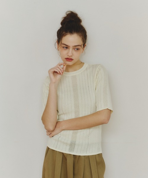 OLUN(オルン)の「pointelle knit top/針抜きニットトップス(ニット/セーター・レディース・マスタード/アイボリー/グリーン/ブラウン/ベージュ・FREE)」の21枚目の写真