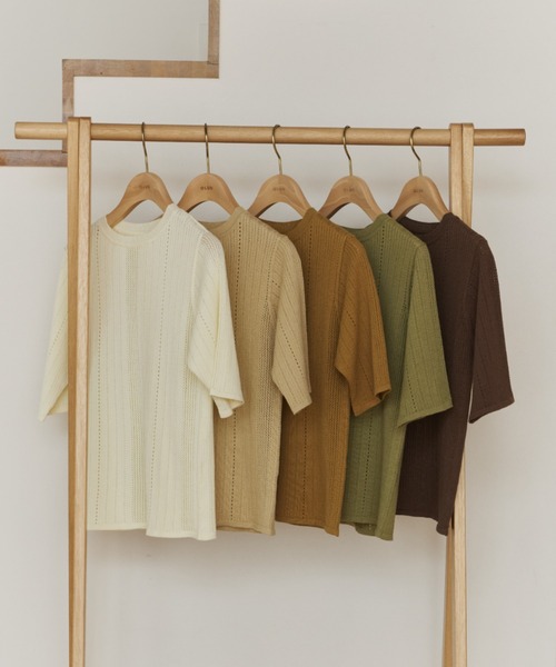 OLUN(オルン)の「pointelle knit top/針抜きニットトップス(ニット/セーター・レディース・マスタード/アイボリー/グリーン/ブラウン/ベージュ・FREE)」の6枚目の写真