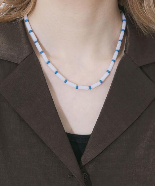 SMELLY(スメリー)の「ツートーンビーズネックレス(ネックレス・レディース・ブルー系その他・-)」の6枚目の写真