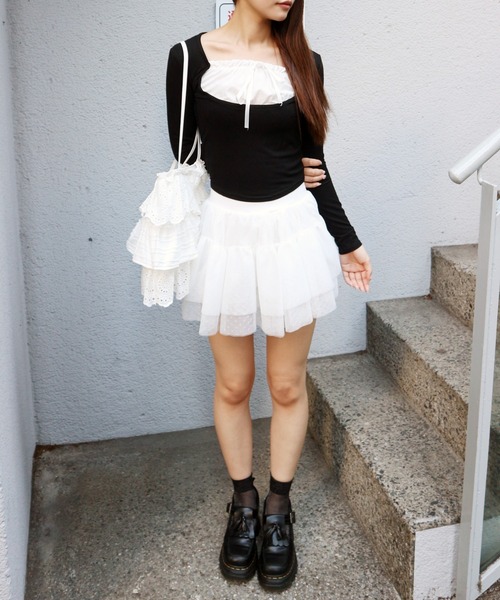 ALLuRing ChaRm(アリュリングチャーム)の「Frill Ribbon Ribbed Knit Blouse / フリルリボンリブニットブラウス(シャツ/ブラウス・レディース・ライトブルー/ブラック・FREE)」の7枚目の写真