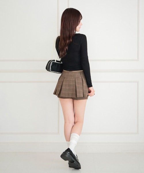 ALLuRing ChaRm(アリュリングチャーム)の「Frill Ribbon Ribbed Knit Blouse / フリルリボンリブニットブラウス(シャツ/ブラウス・レディース・ライトブルー/ブラック・FREE)」の20枚目の写真