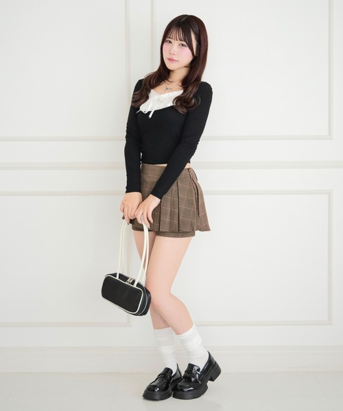ALLuRing ChaRm(アリュリングチャーム)の「Frill Ribbon Ribbed Knit Blouse / フリルリボンリブニットブラウス(シャツ/ブラウス・レディース・ライトブルー/ブラック・FREE)」の19枚目の写真