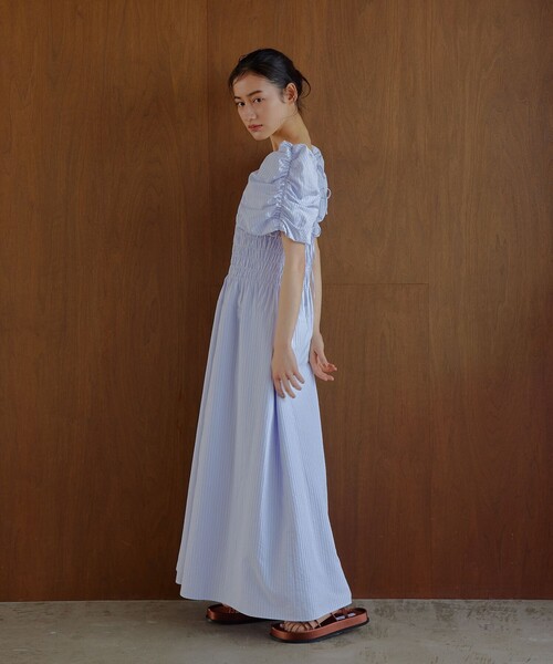 EMMEL REFINES(エメルリファインズ)の「<EMMEL REFINES>EM ストライプ シャーリング フレア ワンピース(ワンピース・レディース・ベージュ/ライトブルー・M/S)」の5枚目の写真