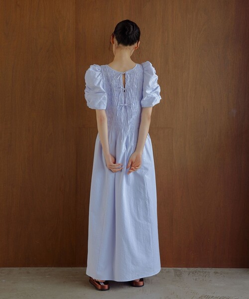 EMMEL REFINES(エメルリファインズ)の「<EMMEL REFINES>EM ストライプ シャーリング フレア ワンピース(ワンピース・レディース・ベージュ/ライトブルー・M/S)」の6枚目の写真