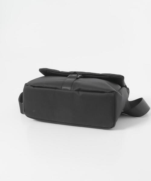 RODE SKO(ロデスコ)の「撥水フィドロックショルダーバッグ M(ショルダーバッグ・メンズ・カーキ/ブラック・MEDIUM)」の5枚目の写真