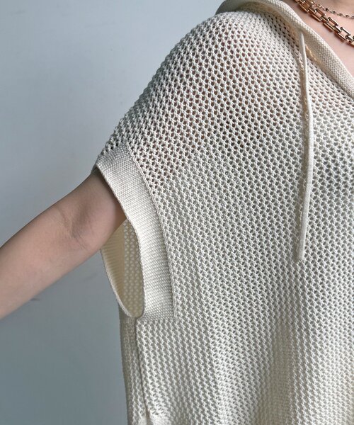 DouDou（ドゥドゥ）の「【WEB限定】コットンニットメッシュフーディーベスト（ニット/セーター・レディース・グレイッシュベージュ/オフホワイト/ブラック・FREE）」の17枚目の写真