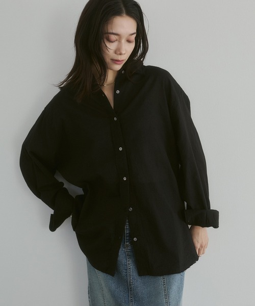 hunch(ハンチ)の「ドビーストライプ カットオフシャツ(シャツ/ブラウス・レディース・オフホワイト/ブラック/ピンク・FREE)」の3枚目の写真