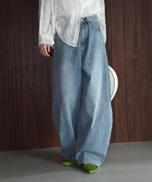 chuclla(チュクラ)の「カーブシルエットワイドデニム chw26s135(デニムパンツ・レディース・ブルー・S/M/L)」の3枚目の写真