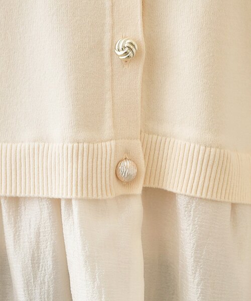 index（インデックス）の「ペプラムレイヤード多釦カーディガン【洗濯機OK】（カーディガン/ボレロ・レディース・アイボリー/ブラック/サックスブルー・36/38/40/42）」の7枚目の写真