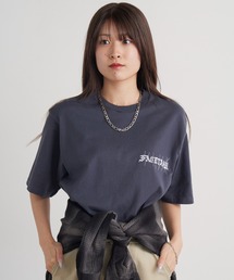 FACETASM（ファセッタズム）の「FACETASM/ファセッタズム オールドイングリッシュ ブランドロゴ クルーネック Tシャツ 2026年春夏（Tシャツ/カットソー）」
