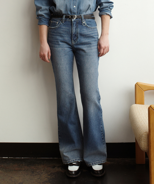 COVERNAT WOMAN(カバーナットウーマン)の「ウィメンズセミブーツカットデニムパンツ ブルー(デニムパンツ・レディース・その他・WS/WM)」の1枚目の写真