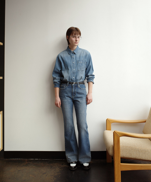 COVERNAT WOMAN(カバーナットウーマン)の「ウィメンズセミブーツカットデニムパンツ ブルー(デニムパンツ・レディース・その他・WS/WM)」の4枚目の写真
