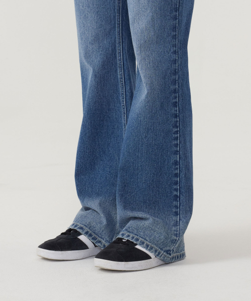 COVERNAT WOMAN(カバーナットウーマン)の「ウィメンズセミブーツカットデニムパンツ ブルー(デニムパンツ・レディース・その他・WS/WM)」の10枚目の写真
