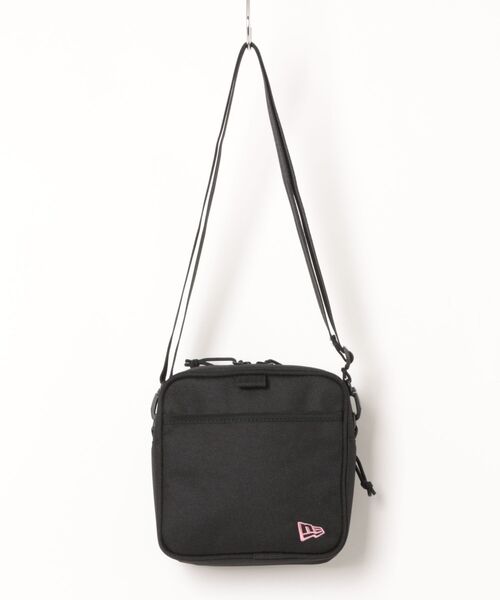 NEW ERA(ニューエラ)の「【NEW ERA/ニューエラ】スクエアショルダーポーチ 1.5L ちいかわ / ちいかわ・ハチワレ・うさぎ ブラック(ショルダーバッグ・レディース・ブラック・FREE)」の2枚目の写真